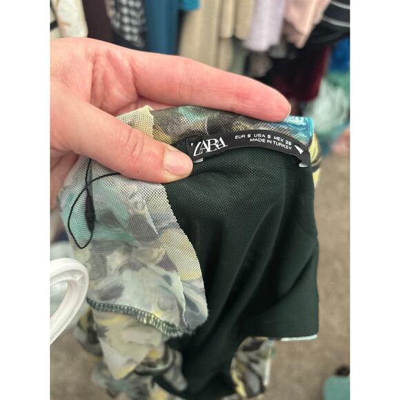 Zara Floral Mesh Ruched Mini Dress V-Neck Ruffle Sleeveless Small Asymmetrical - Picture 9 of 10